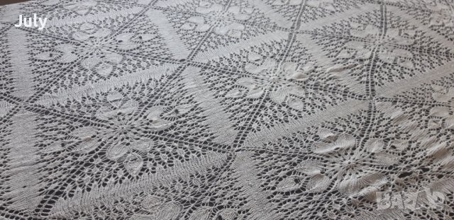 Покривки за маса плетени на една кука 