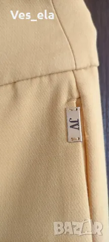 стилен марков жълт панталон с ефектни копчета, снимка 4 - Панталони - 49602303