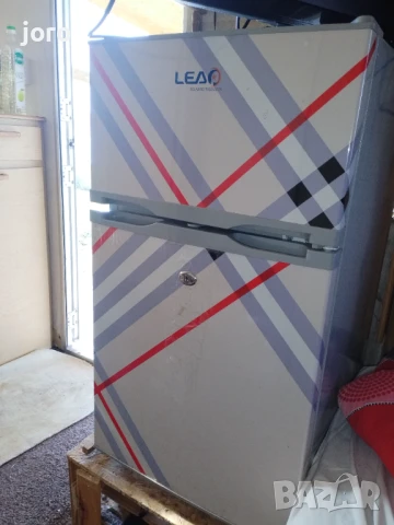 Хладилник 12-220волта, снимка 1