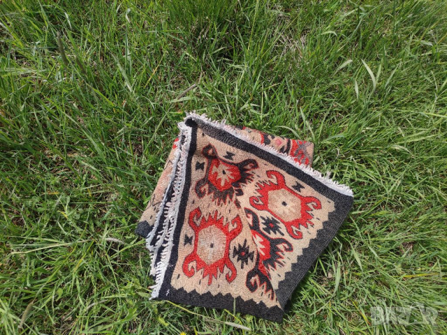 Продавам малко чипровски килимче , снимка 9 - Килими - 36537862