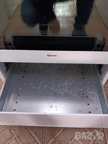 Свободно стояща печка с керамичен плот Gram с две години гаранция!, снимка 4 - Печки, фурни - 52531472