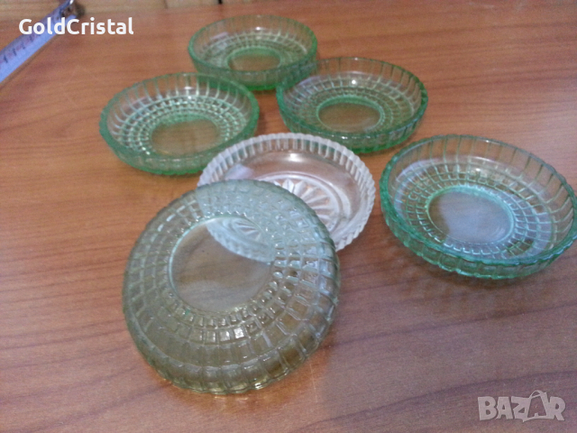 Стъклени чинийки цветно зелено стъкло, снимка 3 - Антикварни и старинни предмети - 36502212