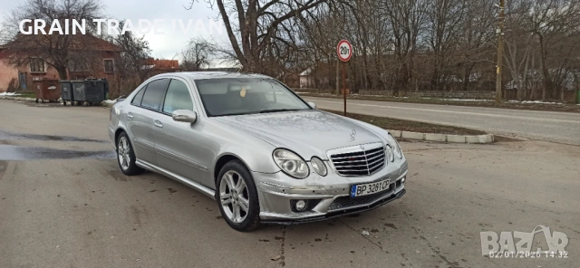 Mercedes-Benz E220 CDI AMG-Paket, снимка 4 - Автомобили и джипове - 52078401