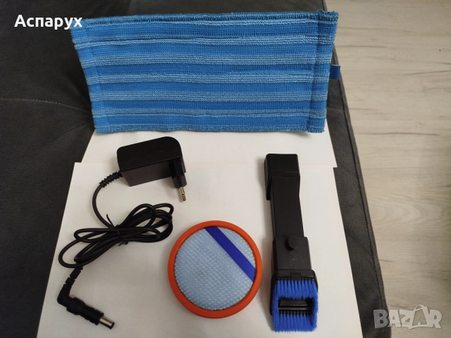 Зарядно, филтър, приставка за мокро почистване моп, приставка за ъгли и мебели и кърпа за моп FC6408, снимка 2 - Прахосмукачки - 52340391