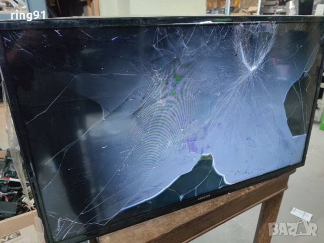 Телевизор Samsung UE40EH5000W На части 