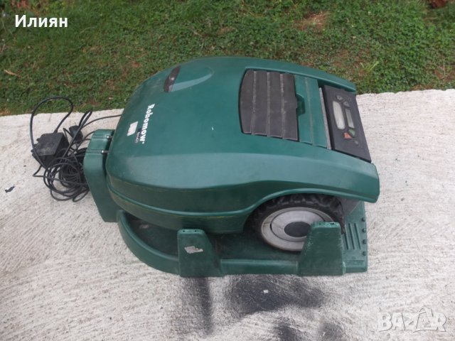 Продавам напълно автоматичен тревен робот , снимка 2 - Градинска техника - 26709037