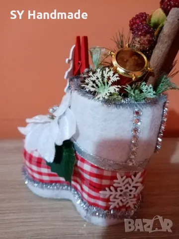 Коледен ботуш ръчна изработка , снимка 4 - Декорация за дома - 48022667