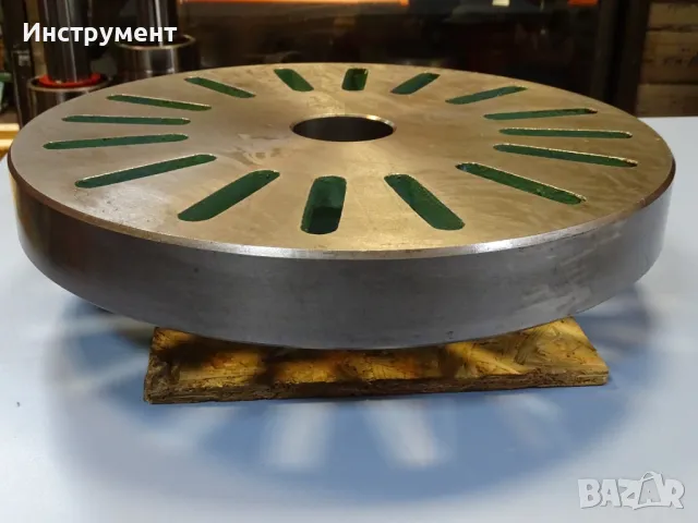 Планшайба за струг Ф 410mm "Record" DDR