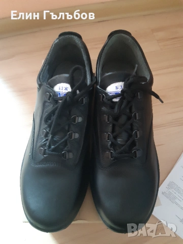 Обувки 1/2-ки, работни, мъжки и чисто нови в кутия