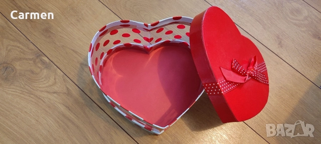 Сърце - Голяма подаръчна кутия с панделка