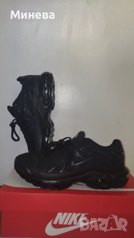 Маратонки NIKE AIR MAX PLUS TRIPLE