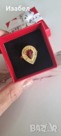 Позлатен пръстен с натурален гранат и диаманти, снимка 2 - Пръстени - 53592942