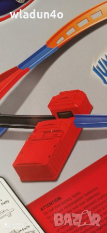 Скоростна огромна писта с коли на Феликс Toys - 45лв, снимка 8 - Коли, камиони, мотори, писти - 33688104