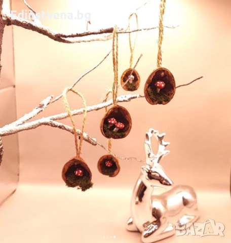 Handmade коледен орнамент „Орехче“, опакован със сушен портокал и канап | Малък коледен подарък