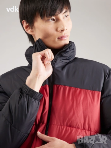 100% Оригинално чисто-ново мъжко зимно яке с висока яка HOLLISTER!  , снимка 3 - Якета - 53419721