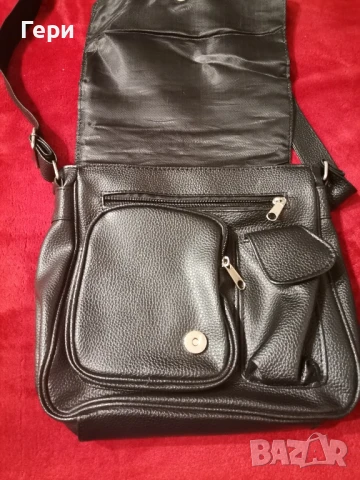 Черна чанта с много прегради, снимка 3 - Чанти - 51196828