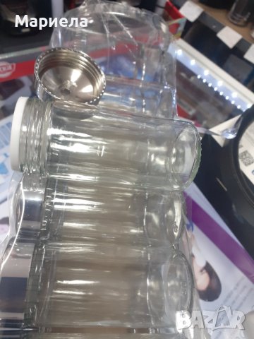 Сет за подправки с метална стойка , Amazon Basics Сет за подправки 18 канистерчета, снимка 12 - Аксесоари за кухня - 39281111