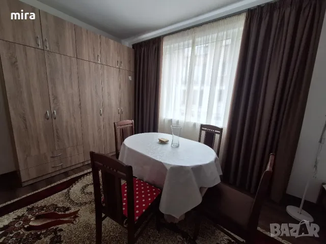 Обзаведена стая Център до метростанция Театрална за момиче, студентка, снимка 3 - Стаи под наем - 49633955