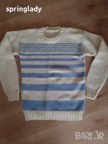 Ръчно плетен пуловер