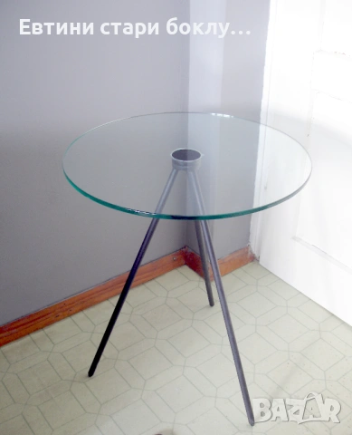 Елегантна помощна масичка от стъкло, снимка 4 - Маси - 53147564