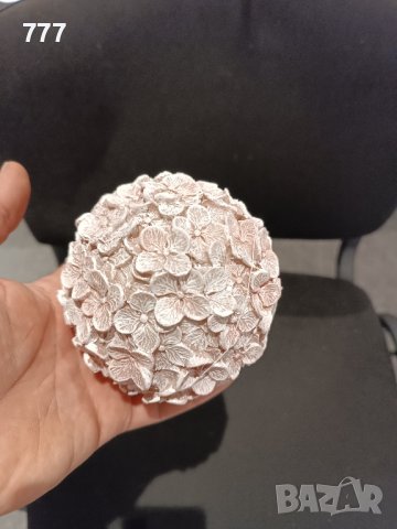 декоративни топки 11 см, снимка 2 - Декорация за дома - 43798814