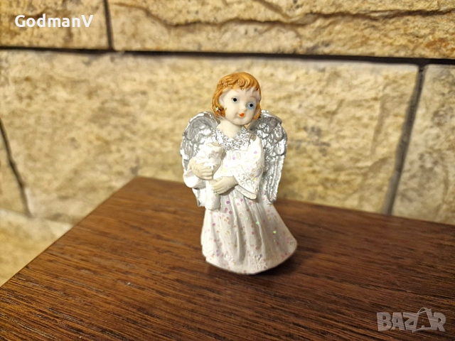 Статуетка на Ангелче