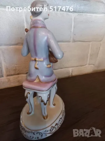 Порцеланова фигура Hollohaza, снимка 6 - Антикварни и старинни предмети - 48943678