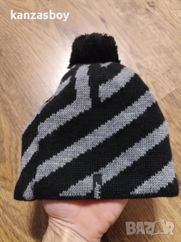 snickers - страхотна мъжка шапка НОВА БЕЗ ЕТИКЕТИ, снимка 2 - Шапки - 52665626