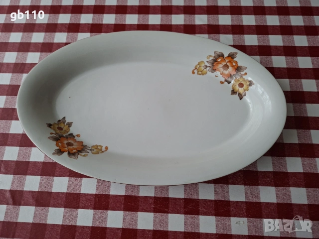 Порцеланови чинии, плато и супник, Завод за порцелан Разград, 1979 г., снимка 7 - Чинии - 53371972