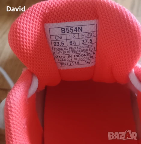 Оригинални дамски сникърси Asics Gel-Tactic, снимка 6 - Маратонки - 50476752