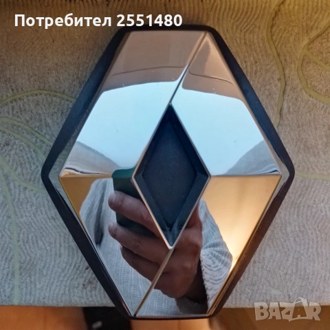 Предна емблема за Renault Scenic III, снимка 3 - Части - 53223519