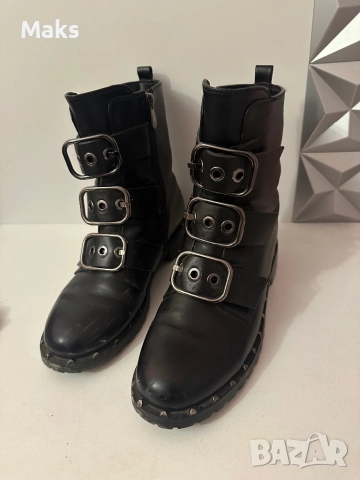 Черни кожени боти