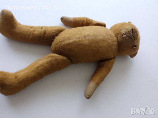 Стара играчка мече напълнена със слам като го наведеш издава звук 