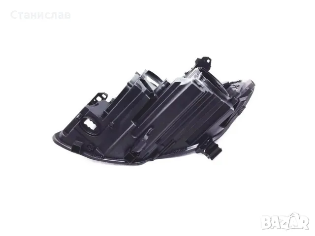 Дясна основа (корпус) за фар за Mercedes CLA W117 (2013-2015), снимка 3 - Части - 47927828