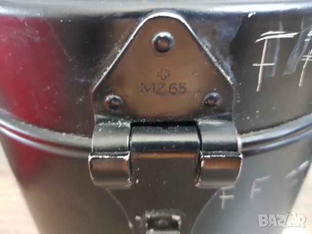 	Швейцарско военно канче с манерка и чаша, снимка 4 - Колекции - 35568833