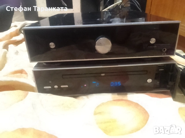 Аудио уредба от два компонента усилвател със DVD player със радио тунер 