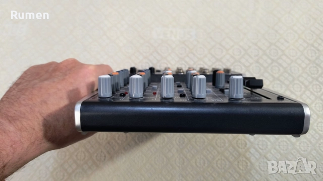 Mixer Behringer Xenyx 1002SFX, снимка 6 - Други - 52673872