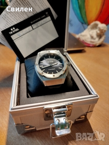 TW Steel дамски часовник , снимка 3 - Дамски - 52503138