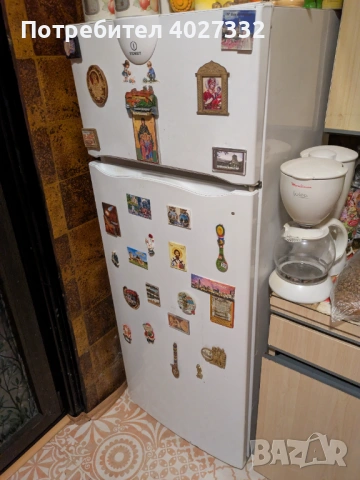 Хладилник Indesit A+ с фризер, снимка 3 - Хладилници - 53306458