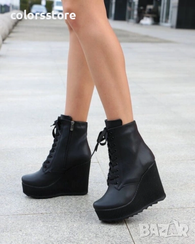 Боти на платформа - черна кожа - NO6 