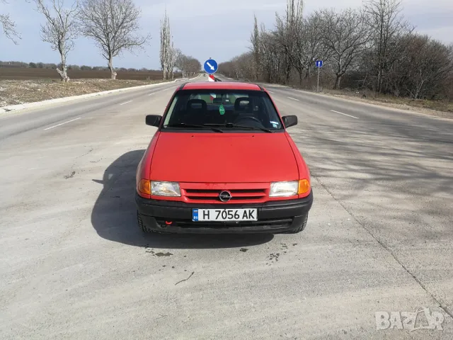 Продавам Опел Астра 1.6 моно бензин 