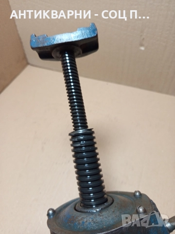 Соц Стар Механичен Винтов Крик За Ретро Автомобили До 1800кг., снимка 13 - Антикварни и старинни предмети - 52355871