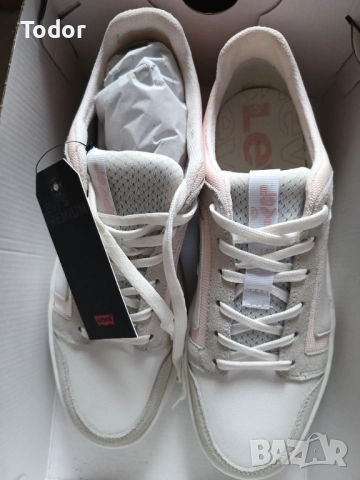 Дамски маратонки levi's premium, снимка 2 - Маратонки - 52858183