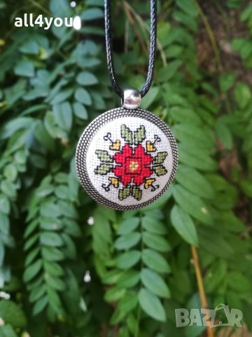 Ръчно бродирани гривни и колиета , снимка 9 - Колиета, медальони, синджири - 28522383