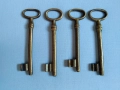 Лот 4 големи стари бронзови ключа, снимка 1