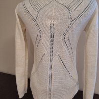Дамски пуловери, снимка 11 - Блузи с дълъг ръкав и пуловери - 44049653