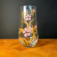 Ръчно рисувана стъклена ваза, снимка 1 - Вази - 44890462