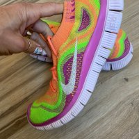 Оригинални цветни маратонки Nike Wmns Flyknit+! 40,5 н, снимка 5 - Маратонки - 43910547