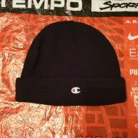 Зимна шапка  chempion Като нова, снимка 1 - Шапки - 34988168
