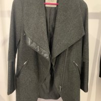 Дамско палто на марката Bershka, снимка 2 - Палта, манта - 43640355